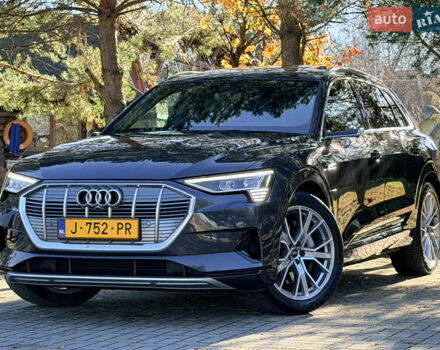 Серый Ауди E-Tron, объемом двигателя 0 л и пробегом 117 тыс. км за 28990 $, фото 1 на Automoto.ua