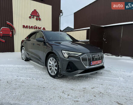 Серый Ауди E-Tron, объемом двигателя 0 л и пробегом 143 тыс. км за 31799 $, фото 1 на Automoto.ua