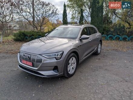 Серый Ауди E-Tron, объемом двигателя 0 л и пробегом 82 тыс. км за 32500 $, фото 1 на Automoto.ua