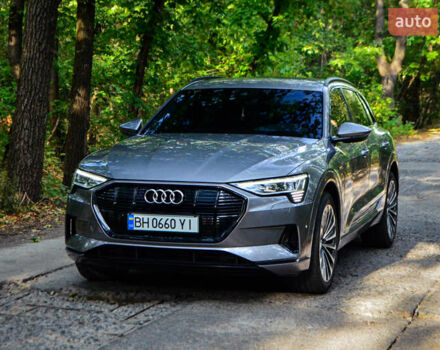 Серый Ауди E-Tron, объемом двигателя 0 л и пробегом 89 тыс. км за 31900 $, фото 1 на Automoto.ua