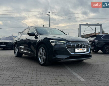Серый Ауди E-Tron, объемом двигателя 0 л и пробегом 74 тыс. км за 30500 $, фото 1 на Automoto.ua