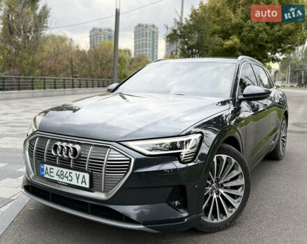 Ауді E-Tron 2020 у Дніпро (Дніпропетровську) на Automoto.ua Сірий Ауді E-Tron, об'ємом двигуна 0 л та пробігом 113 тис. км за 26900 $, фото 1 на Automoto.ua
