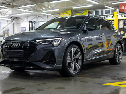 Ауди E-Tron 2021 в Черновцах на Automoto.ua Серый Ауди E-Tron, объемом двигателя 0 л и пробегом 73 тыс. км за 40999 $, фото 1 на Automoto.ua