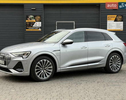 Сірий Ауді E-Tron, об'ємом двигуна 0 л та пробігом 63 тис. км за 39800 $, фото 1 на Automoto.ua
