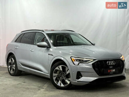 Серый Ауди E-Tron, объемом двигателя 0 л и пробегом 44 тыс. км за 33000 $, фото 1 на Automoto.ua