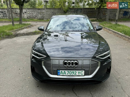 Ауди E-Tron 2021 в Киеве на Automoto.ua Серый Ауди E-Tron, объемом двигателя 0 л и пробегом 34 тыс. км за 28200 $, фото 1 на Automoto.ua