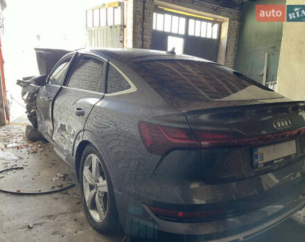 Серый Ауди E-Tron, объемом двигателя 0 л и пробегом 32 тыс. км за 9900 $, фото 1 на Automoto.ua