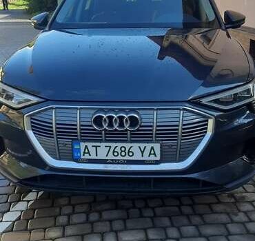 Сірий Ауді E-Tron, об'ємом двигуна 0 л та пробігом 190 тис. км за 26700 $, фото 1 на Automoto.ua