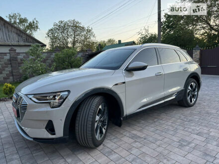 Сірий Ауді E-Tron, об'ємом двигуна 0 л та пробігом 31 тис. км за 46500 $, фото 1 на Automoto.ua