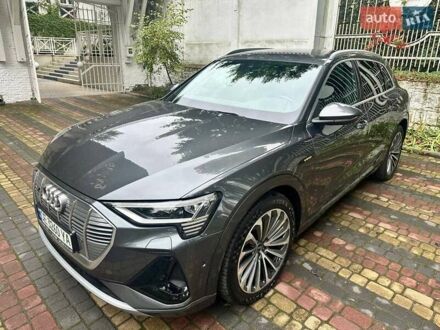 Ауді E-Tron 2021 у Чернівцях на Automoto.ua Сірий Ауді E-Tron, об'ємом двигуна 0 л та пробігом 53 тис. км за 36000 $, фото 1 на Automoto.ua