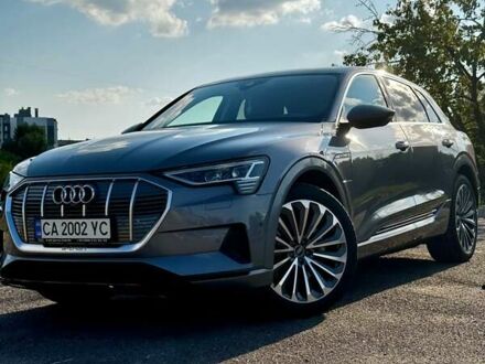Ауди E-Tron 2021 в Черкассах на Automoto.ua Серый Ауди E-Tron, объемом двигателя 0 л и пробегом 49 тыс. км за 33000 $, фото 1 на Automoto.ua