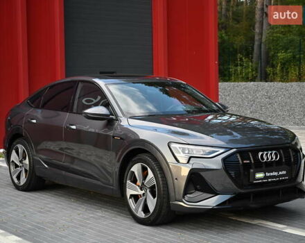 Серый Ауди E-Tron, объемом двигателя 0 л и пробегом 88 тыс. км за 39617 $, фото 1 на Automoto.ua