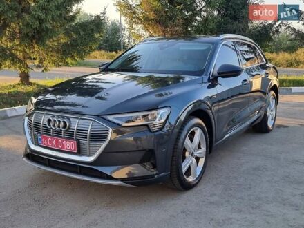 Сірий Ауді E-Tron, об'ємом двигуна 0 л та пробігом 56 тис. км за 33300 $, фото 1 на Automoto.ua