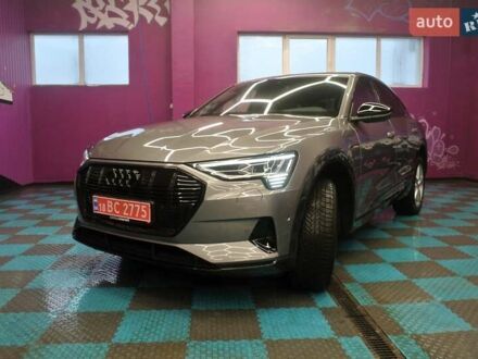 Серый Ауди E-Tron, объемом двигателя 0 л и пробегом 60 тыс. км за 29990 $, фото 1 на Automoto.ua