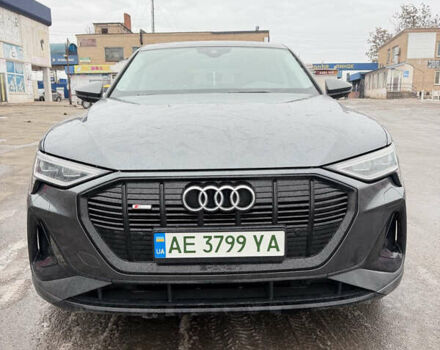 Серый Ауди E-Tron, объемом двигателя 0 л и пробегом 88 тыс. км за 31300 $, фото 1 на Automoto.ua