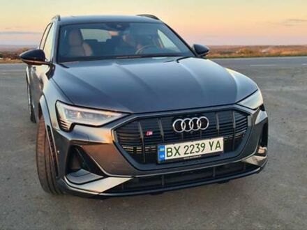 Ауди E-Tron 2021 в Хмельницком на Automoto.ua Серый Ауди E-Tron, объемом двигателя 0 л и пробегом 135 тыс. км за 34900 $, фото 1 на Automoto.ua