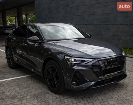 Сірий Ауді E-Tron, об'ємом двигуна 0 л та пробігом 69 тис. км за 39700 $, фото 1 на Automoto.ua
