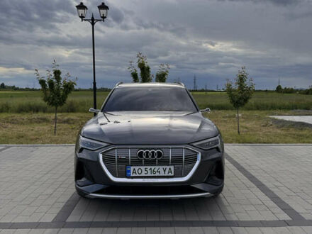 Ауди E-Tron 2022 в Мукачеве на Automoto.ua Серый Ауди E-Tron, объемом двигателя 0 л и пробегом 26 тыс. км за 53500 $, фото 1 на Automoto.ua