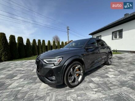 Ауди E-Tron 2022 в Львове на Automoto.ua Серый Ауди E-Tron, объемом двигателя 0 л и пробегом 14 тыс. км за 47900 $, фото 1 на Automoto.ua