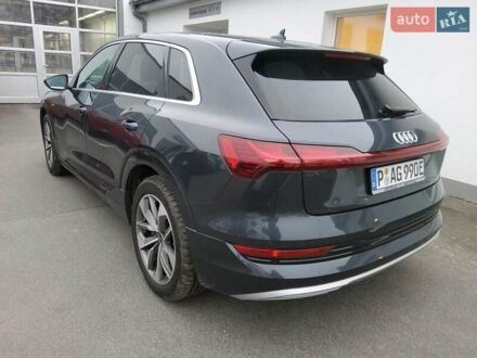 Серый Ауди E-Tron, объемом двигателя 0 л и пробегом 87 тыс. км за 40400 $, фото 1 на Automoto.ua