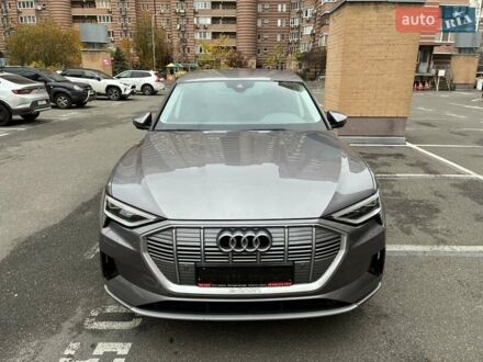 Серый Ауди E-Tron, объемом двигателя 0 л и пробегом 112 тыс. км за 31900 $, фото 1 на Automoto.ua