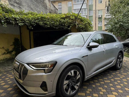 Серый Ауди E-Tron, объемом двигателя 0 л и пробегом 5 тыс. км за 42000 $, фото 1 на Automoto.ua