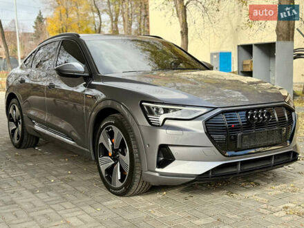Серый Ауди E-Tron, объемом двигателя 0 л и пробегом 31 тыс. км за 46500 $, фото 1 на Automoto.ua