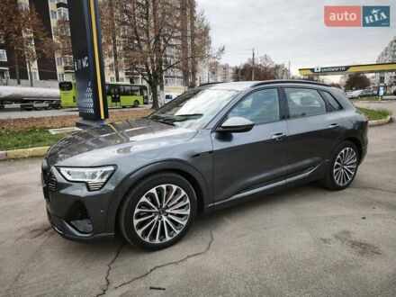 Серый Ауди E-Tron, объемом двигателя 0 л и пробегом 83 тыс. км за 45829 $, фото 1 на Automoto.ua