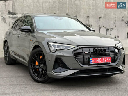 Серый Ауди E-Tron, объемом двигателя 0 л и пробегом 104 тыс. км за 39820 $, фото 1 на Automoto.ua