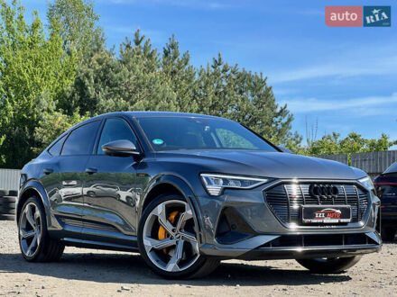 Ауди E-Tron 2022 в Луцке на Automoto.ua Серый Ауди E-Tron, объемом двигателя 0 л и пробегом 52 тыс. км за 48861 $, фото 1 на Automoto.ua