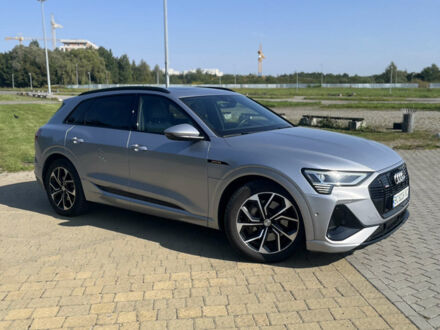 Серый Ауди E-Tron, объемом двигателя 0 л и пробегом 86 тыс. км за 38300 $, фото 1 на Automoto.ua