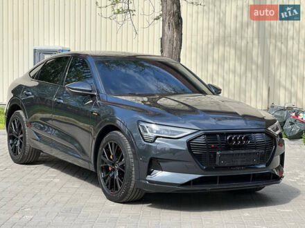 Серый Ауди E-Tron, объемом двигателя 0 л и пробегом 15 тыс. км за 42500 $, фото 1 на Automoto.ua