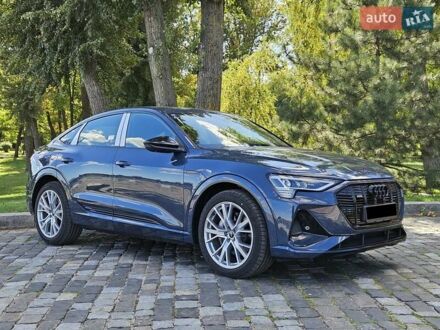 Ауди E-Tron 2022 в Киеве на Automoto.ua Серый Ауди E-Tron, объемом двигателя 1.98 л и пробегом 1 тыс. км за 58000 $, фото 1 на Automoto.ua