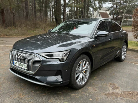 Серый Ауди E-Tron, объемом двигателя 0 л и пробегом 41 тыс. км за 39500 $, фото 1 на Automoto.ua