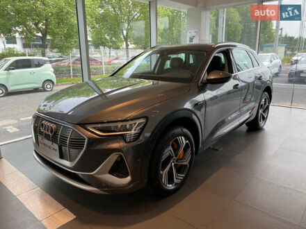 Ауди E-Tron 2023 в Киеве на Automoto.ua Серый Ауди E-Tron, объемом двигателя 0 л и пробегом 9 тыс. км за 31900 $, фото 1 на Automoto.ua