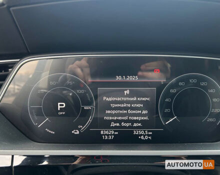 Синій Ауді E-Tron, об'ємом двигуна 95 л та пробігом 84 тис. км за 34200 $, фото 11 на Automoto.ua