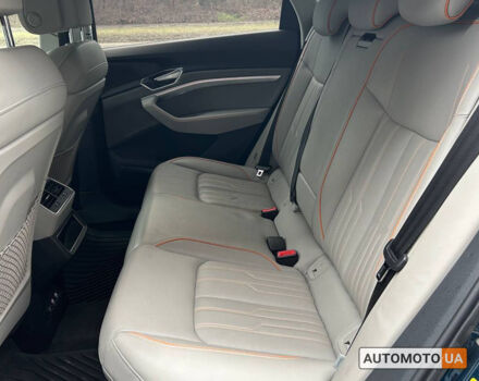 Синій Ауді E-Tron, об'ємом двигуна 95 л та пробігом 84 тис. км за 34200 $, фото 15 на Automoto.ua