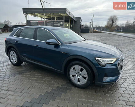 Синий Ауди E-Tron, объемом двигателя 0 л и пробегом 122 тыс. км за 28900 $, фото 1 на Automoto.ua
