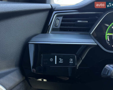 Синий Ауди E-Tron, объемом двигателя 0 л и пробегом 133 тыс. км за 23900 $, фото 60 на Automoto.ua