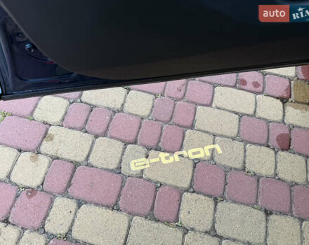 Синий Ауди E-Tron, объемом двигателя 0 л и пробегом 80 тыс. км за 33000 $, фото 64 на Automoto.ua