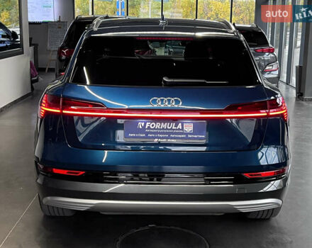 Синий Ауди E-Tron, объемом двигателя 0 л и пробегом 299 тыс. км за 23490 $, фото 19 на Automoto.ua