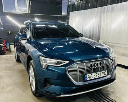 Ауді E-Tron 2019 у Тернополі на Automoto.ua Синій Ауді E-Tron, об'ємом двигуна 0 л та пробігом 200 тис. км за 21700 $, фото 1 на Automoto.ua