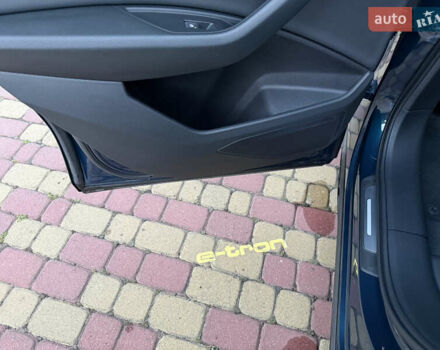 Ауди E-Tron 2019 в Хмельницком на Automoto.ua Синий Ауди E-Tron, объемом двигателя 0 л и пробегом 77 тыс. км за 32527 $, фото 65 на Automoto.ua