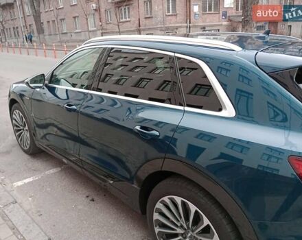 Синий Ауди E-Tron, объемом двигателя 0 л и пробегом 104 тыс. км за 23990 $, фото 3 на Automoto.ua