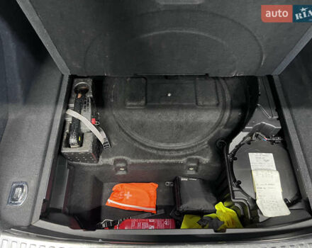 Синий Ауди E-Tron, объемом двигателя 0 л и пробегом 299 тыс. км за 23490 $, фото 76 на Automoto.ua