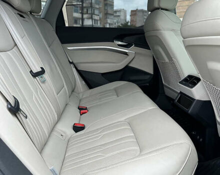 Синий Ауди E-Tron, объемом двигателя 0 л и пробегом 89 тыс. км за 30000 $, фото 15 на Automoto.ua