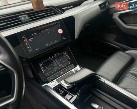 Синий Ауди E-Tron, объемом двигателя 0 л и пробегом 170 тыс. км за 28500 $, фото 26 на Automoto.ua