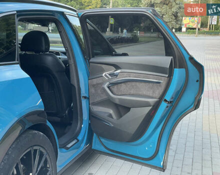 Синий Ауди E-Tron, объемом двигателя 0 л и пробегом 49 тыс. км за 35490 $, фото 20 на Automoto.ua