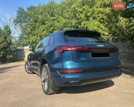 Синий Ауди E-Tron, объемом двигателя 0 л и пробегом 112 тыс. км за 29500 $, фото 5 на Automoto.ua