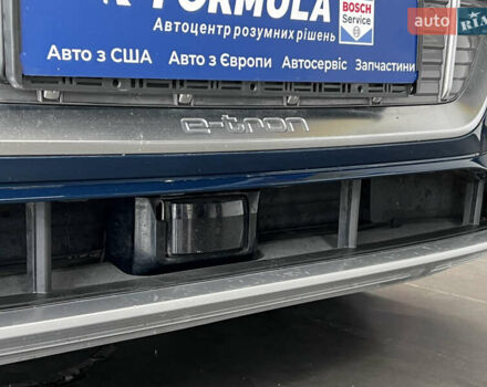 Синий Ауди E-Tron, объемом двигателя 0 л и пробегом 299 тыс. км за 23490 $, фото 26 на Automoto.ua